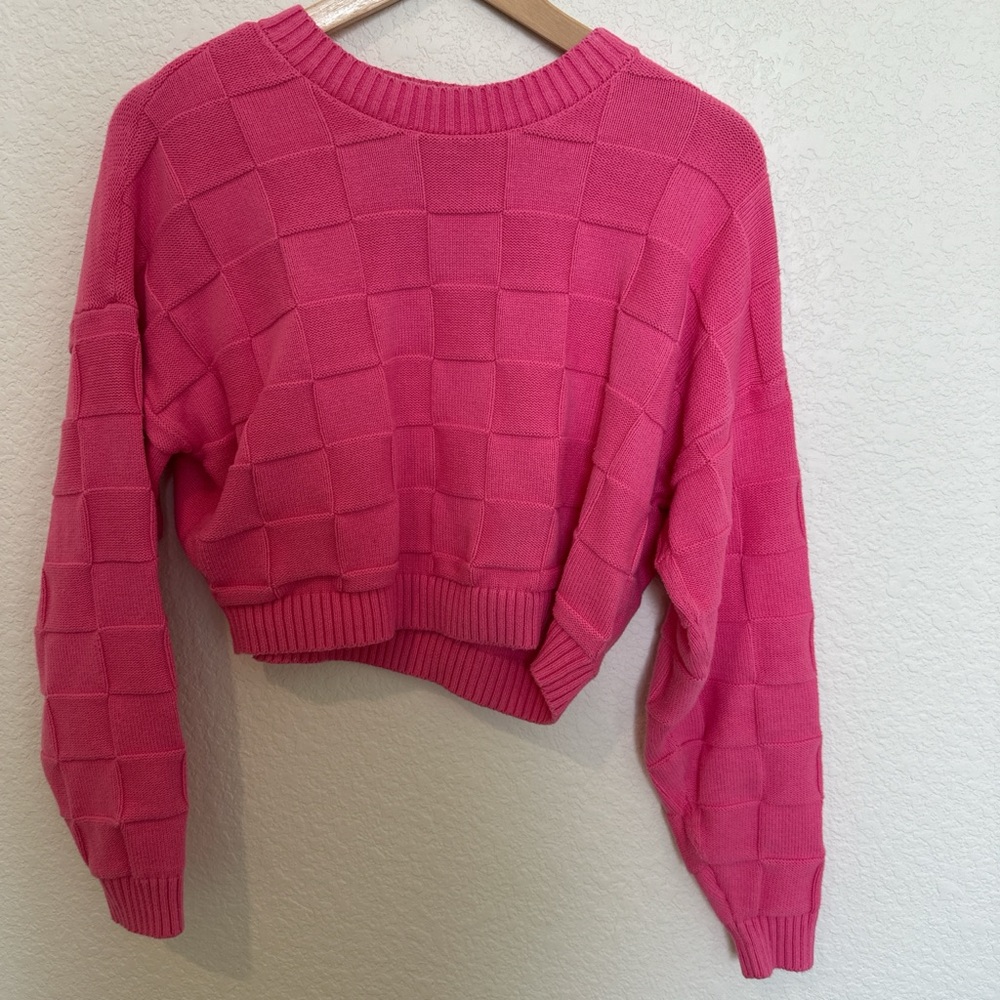 Hollister Women's Pink Grid Sweater